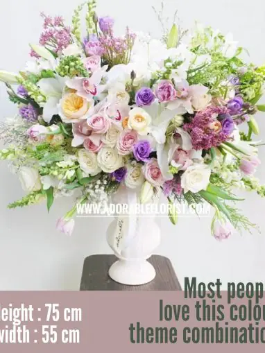 rangkaian bunga dalam vas